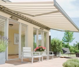 Retractable outdoor awning