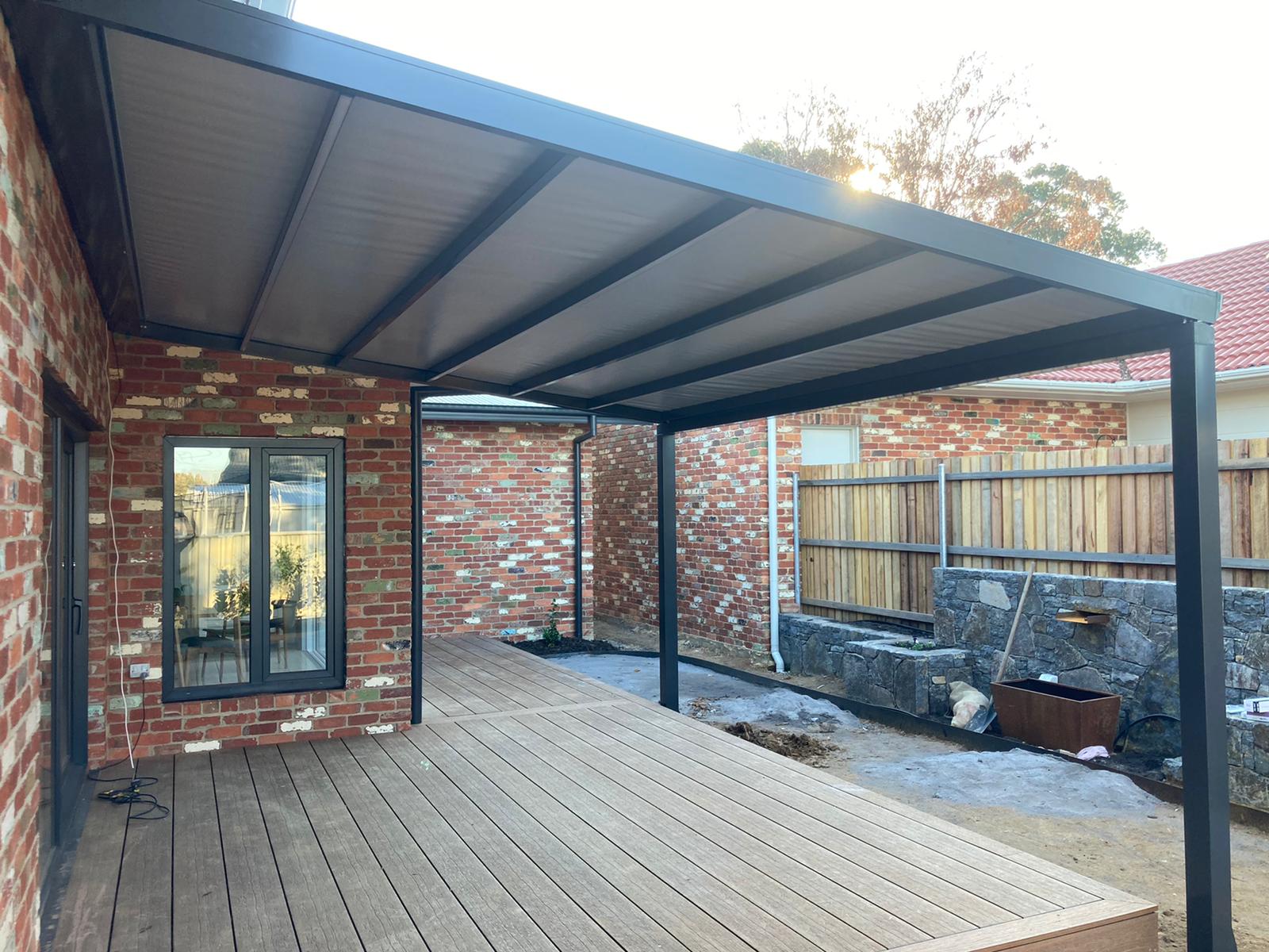 Sintesi retractable awning