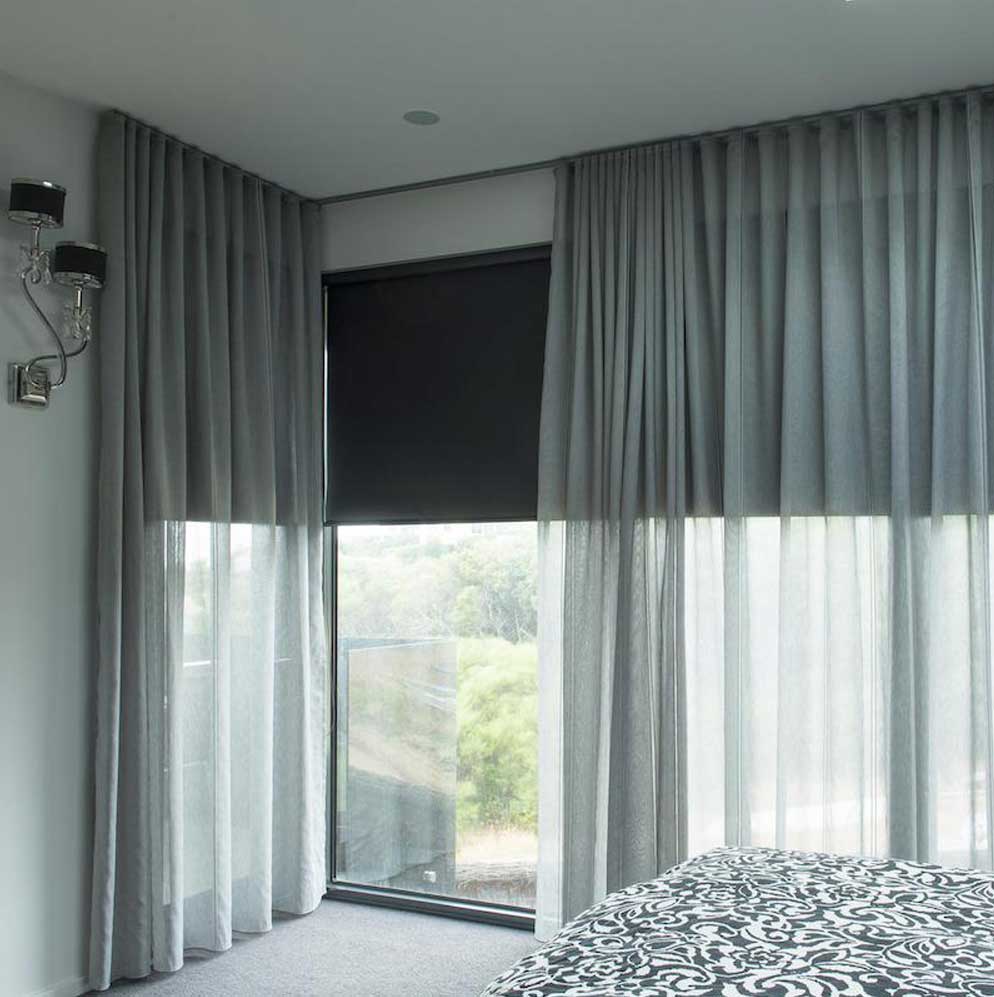 Sheers-with-blinds-bedroom